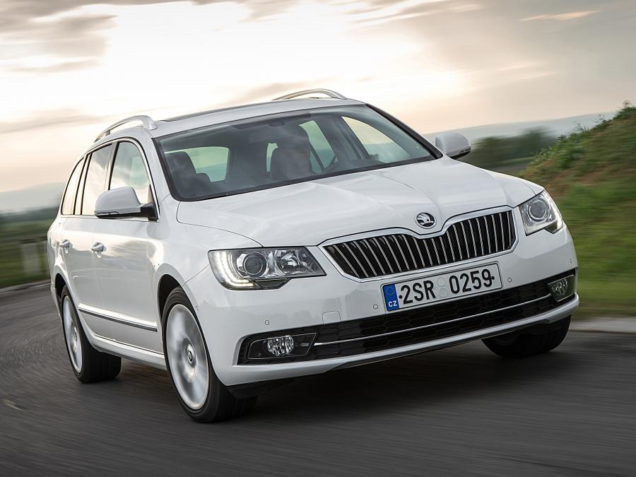  Skoda Superb Combi 2013 года  (фото 10 из 21)